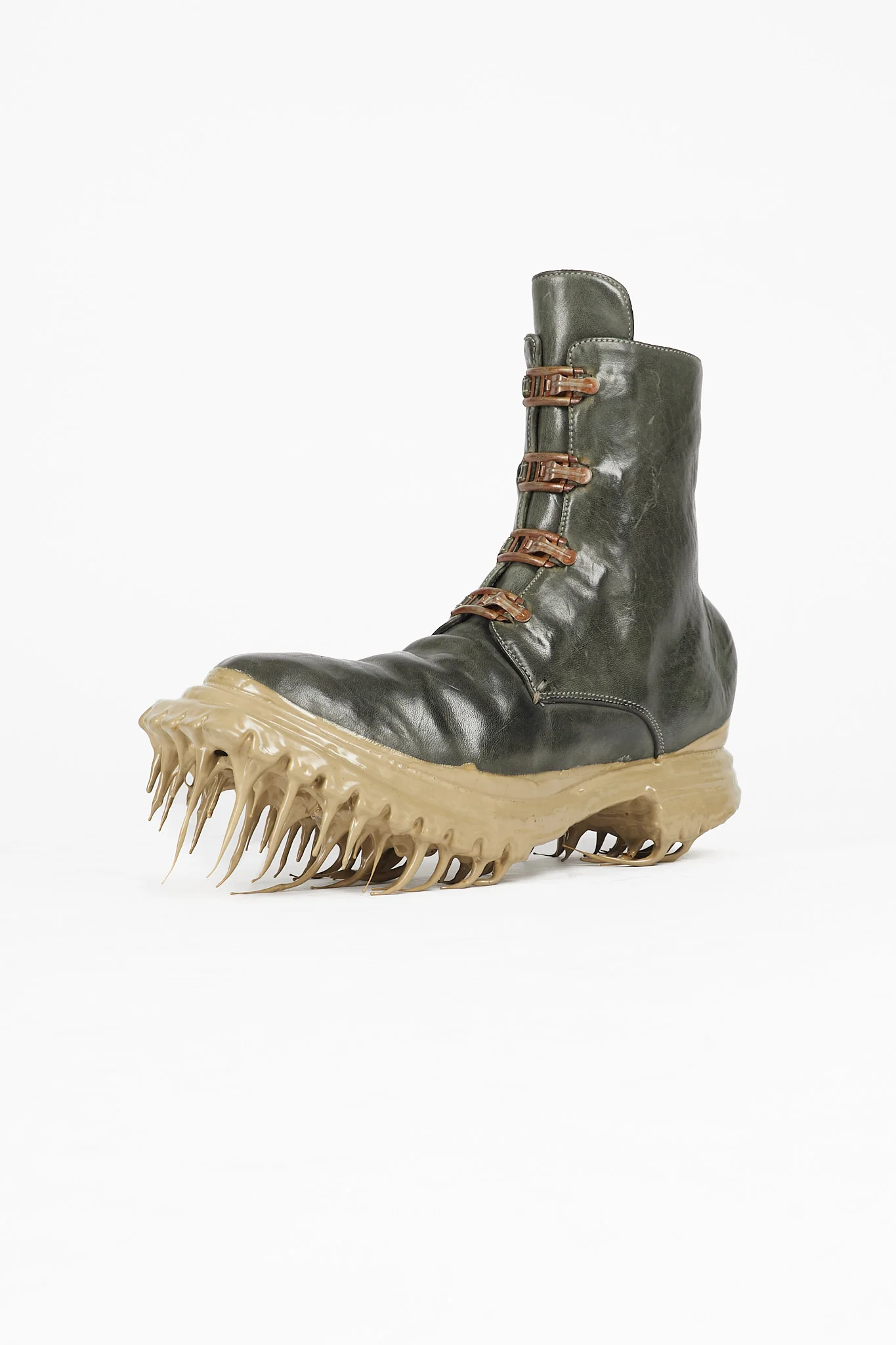 Object Dyed Goodyear Prosthetic Spur-Biter Drip Tank Combat - Image 2