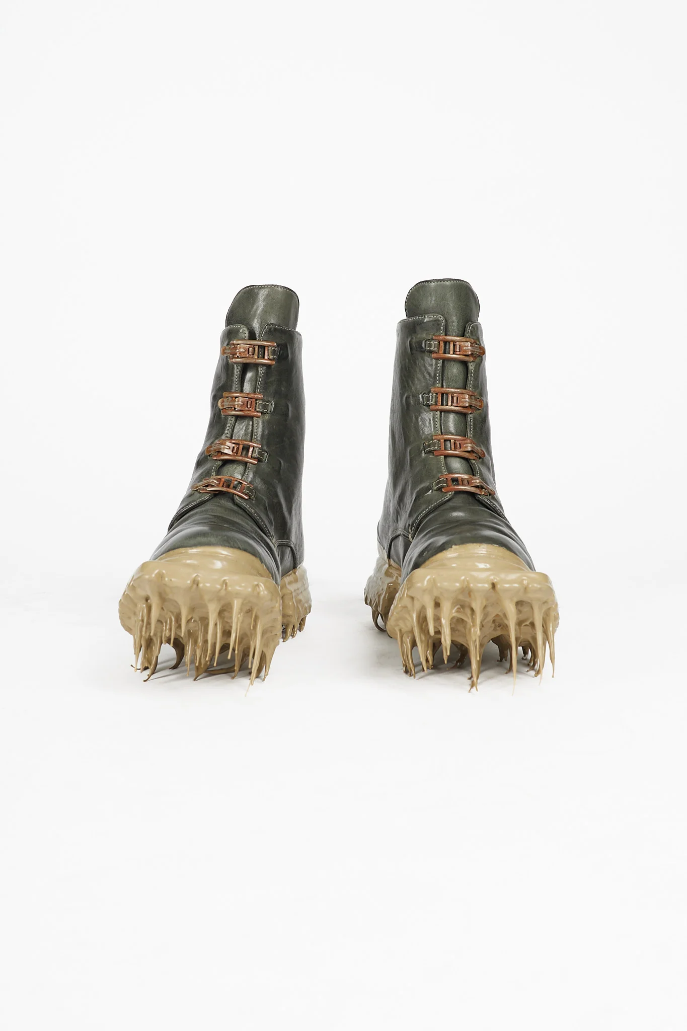 Object Dyed Goodyear Prosthetic Spur-Biter Drip Tank Combat - Image 3