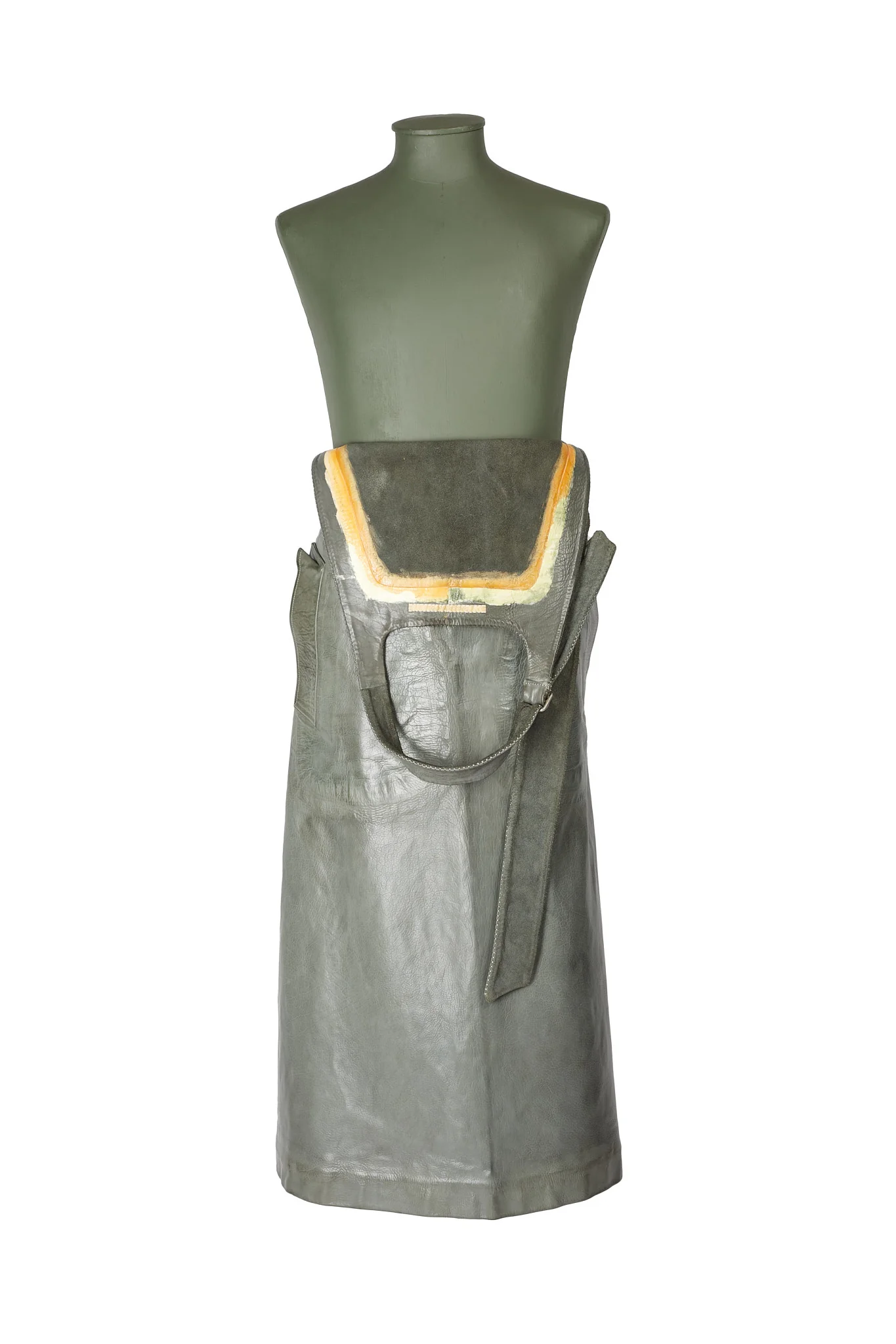Object Dyed Halter Bison Short Version - Image 8