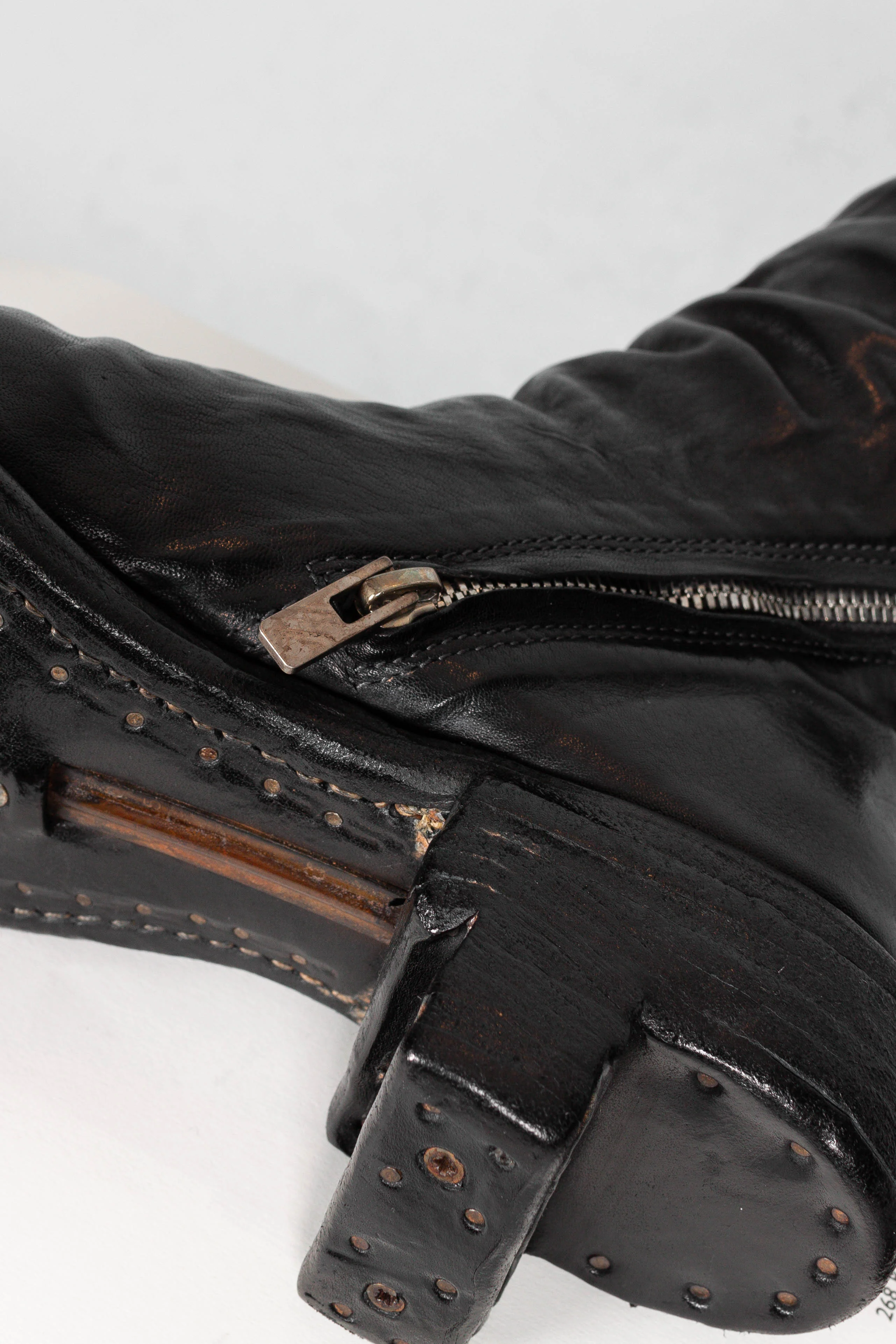 Object Dyed No Seam Diagonal Zip Geta Boot - Image 5