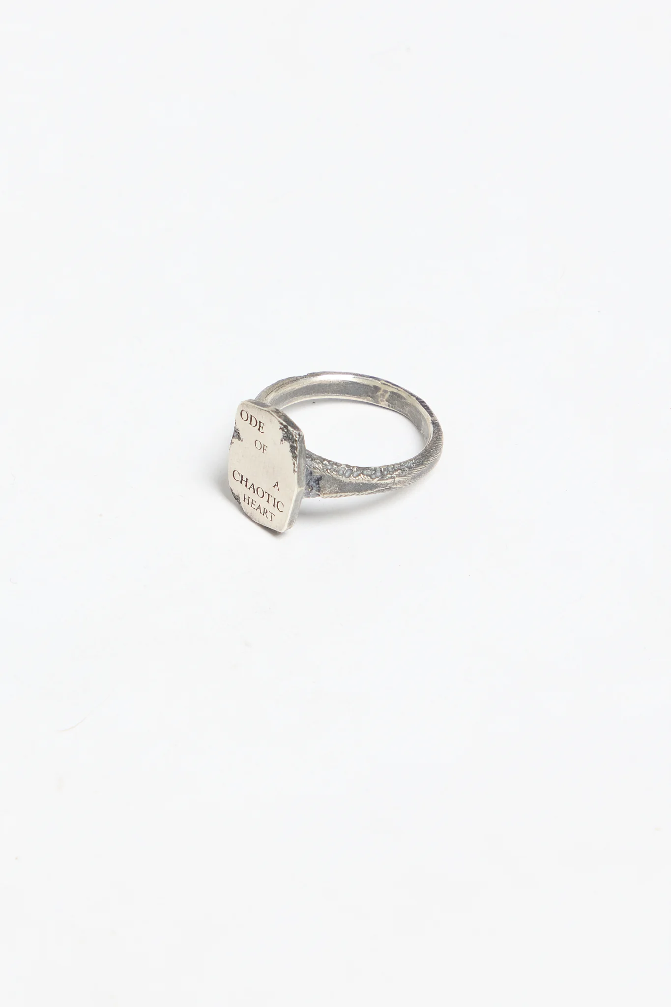 'Chaotic Heart Shield' Ring - Image 2